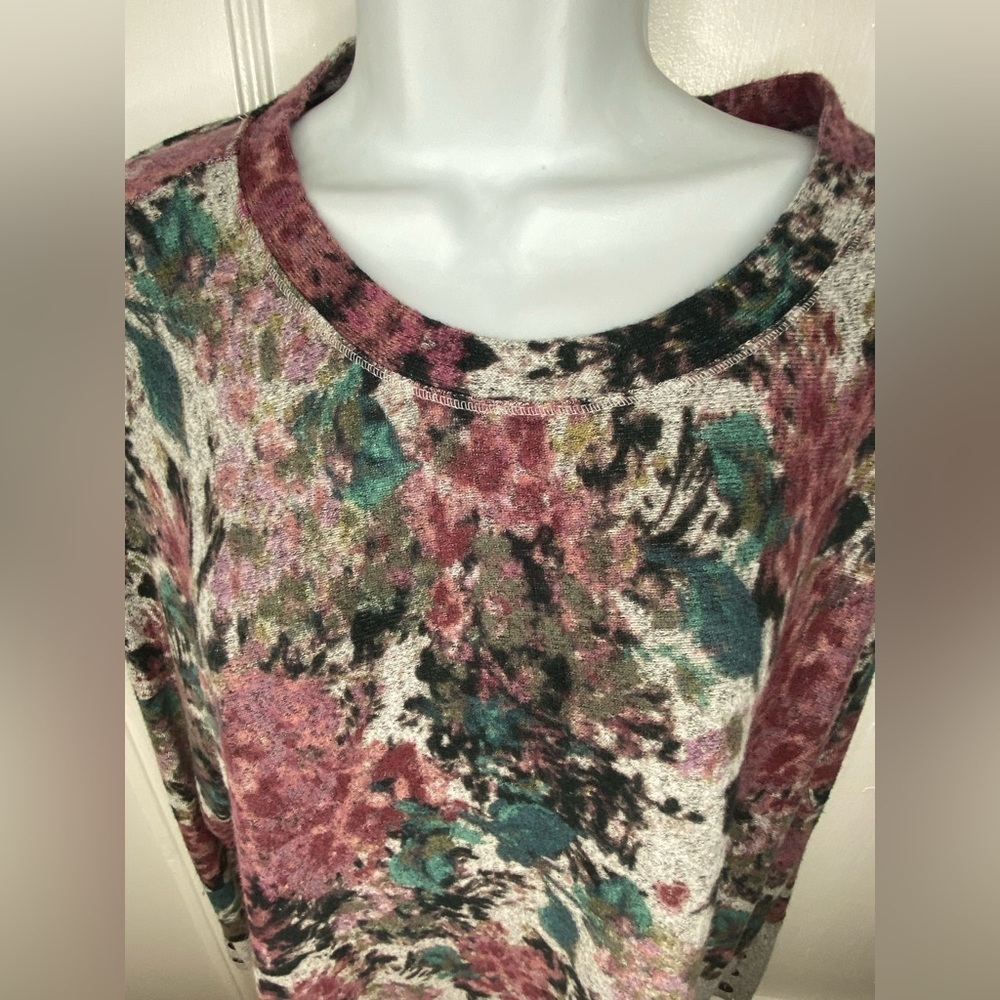 Westbound  NWT Pink Floral Fuzzy Placement Gray Dillards Sweater - Picture 3 of 7
